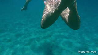 Plavanje z mojo rit vtič v ocean