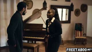 Фънки Грудастый Агент по недвижими имоти чука на Клиента, за да Сключи Сделка