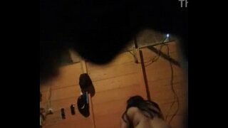 Culiando డాగీ శైలి ద్వారా ఆమె ముడ్డి