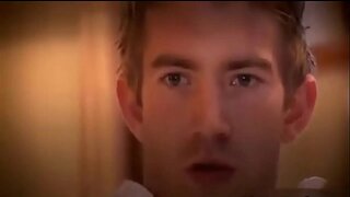 Henessy看到她的步骤兄弟打手枪在他b