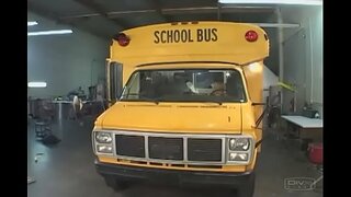 Seksi genç pov oral seks verir