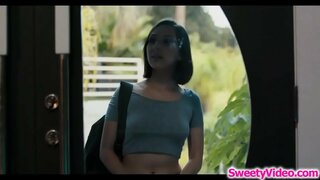 ���ामुक मालीश करणारी scissoring तिच्या समलिंगी संबंध ठेवणारी स्त्री ग्राहक